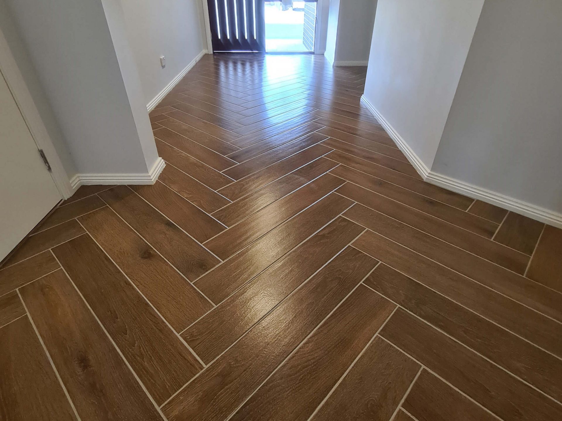 Hall way tiling Main floor