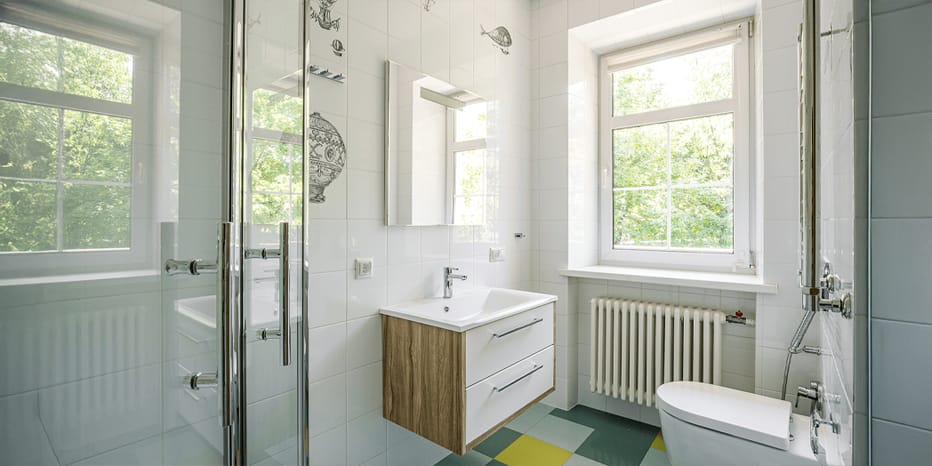 Small Bathroom No Problem Space-Saving Design Tips